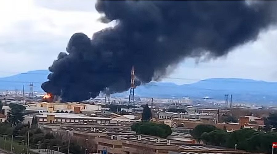 Най-малко двама загинали и девет ранени при взрив в петролен склад